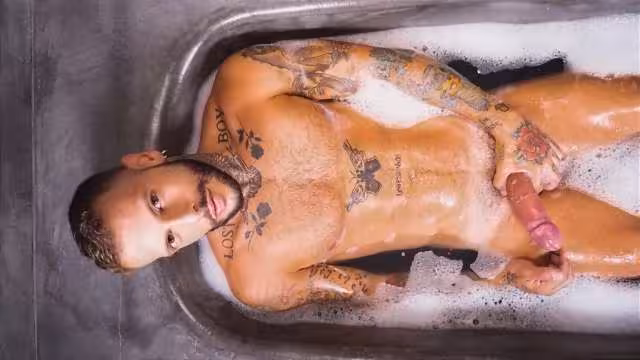 Masqulin – Hot AF – Vikko Vigo