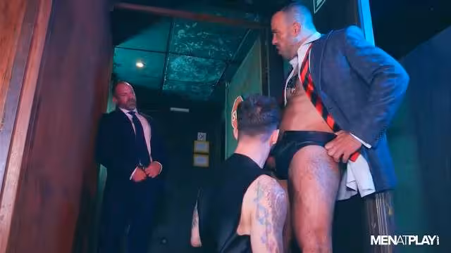 MenAtPlay – Cruising At Club-X II – D Dan, John Brachalli & Nicholas Bardem