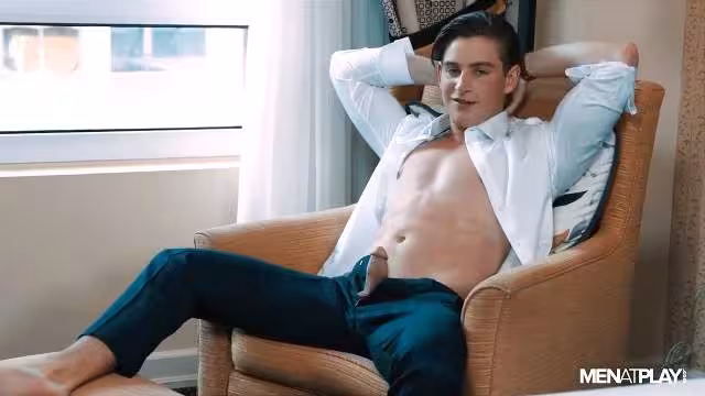 MenAtPlay – Reno Gold – Golden Boy
