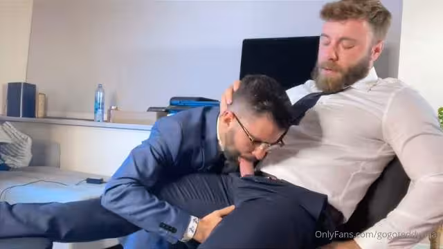OnlyFans – Office Bear Blowjob – Teddy Bear & NicksLuckyCharms