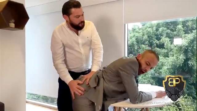 OnlyFans – Office Story – Barbon Poblano & chicodsconocido